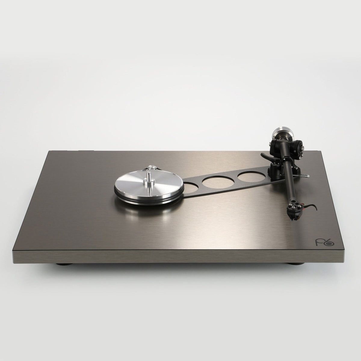 Rega: Planar 6 RS Turntable w/ ND9 Cartridge - Aluminum