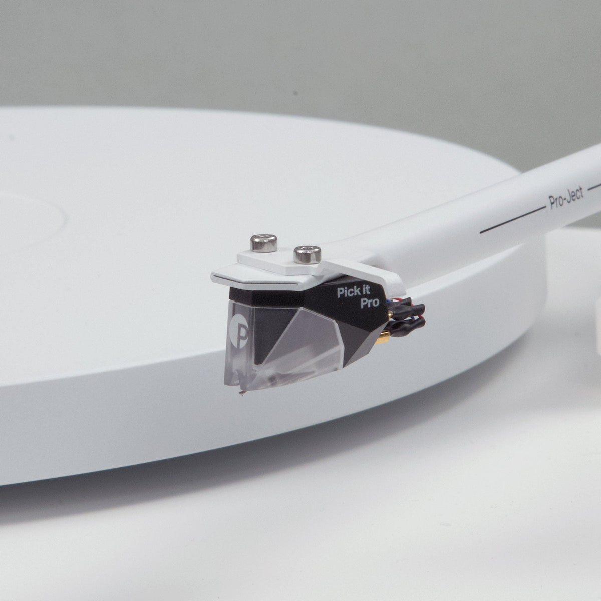 Pro-Ject: Debut PRO B Turntable - Special Edition White