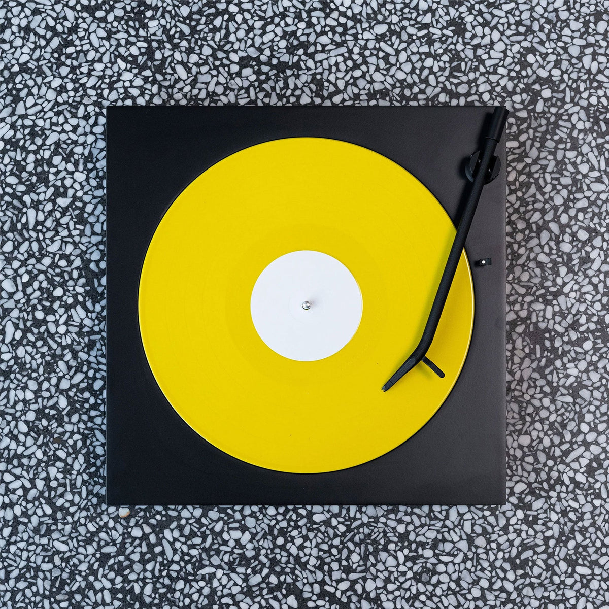 Tone Factory: Tone Turntable w/ Dustcover